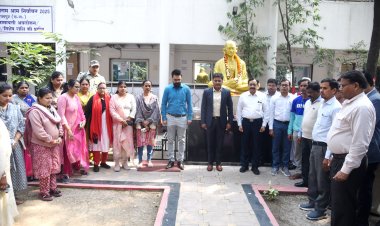 *शहीदों को जिला कार्यालय में दी गई मौन श्रद्धांजलि*