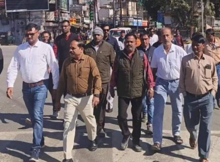 * पत्रकार मुकेश चंद्राकर की हत्या के विरोध बिलासपुर प्रेस क्लब में आपात बैठक, मौन जुलूस निकालकर सौंपा ज्ञापन... न्याय की मांग और पत्रकार सुरक्षा पर जोर*