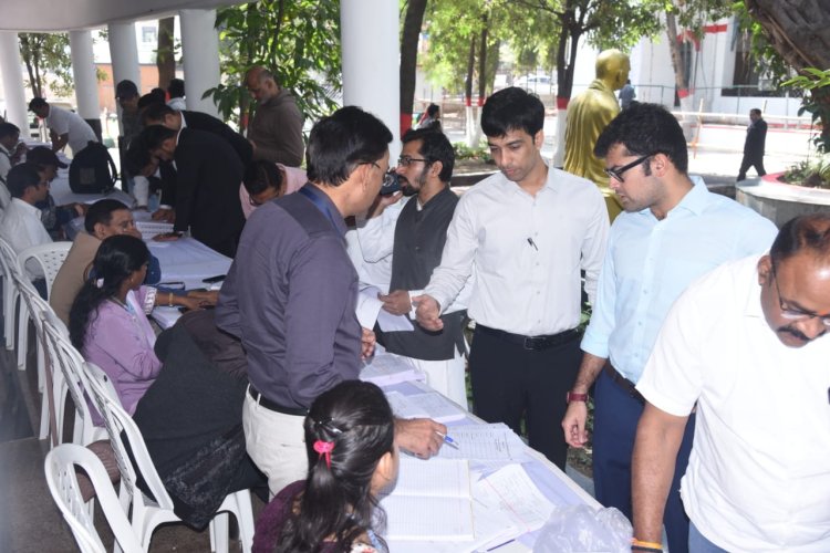 *पहले दिन विभिन्न वार्डो में पार्षद के लिए 29 लोगो ने खरीदे नामांकन फार्म,जमा एक भी नहीं*