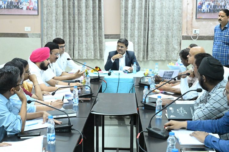 *कलेक्टर की अध्यक्षता में जीवनदीप समिति की बैठक: गरीब मरीजों के हित में लिए गए कई निर्णय,श्रवण बाधित मरीजों की जांच के लिए जिला अस्पताल में बहुत जल्द बेरा परीक्षण की सुविधा*