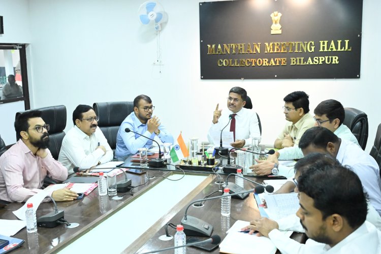 *समीक्षा बैठक में कलेक्टर ने दिखाए कड़े तेवर: कृषि विभाग के 4 एसडीओ को नोटिस जारी, सिम्स में गलत इंजेक्शन लगाने का मामला डीन को दो दिन में जांच कर रिपोर्ट देने कहा*