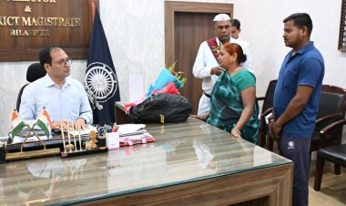 *कार्यभार ग्रहण करने के बाद कलेक्टर संजय अग्रवाल ने जनदर्शन में सुनी लोगों की समस्याएं*