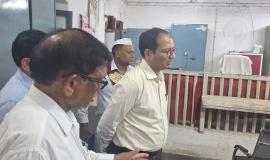 *कलेक्टर ने जिला कार्यालय का किया निरीक्षण, समय पर नहीं मिले कई कर्मचारी नोटिस जारी*