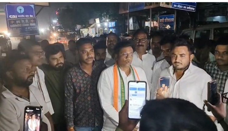 पंकज शर्मा के नेतृत्व में बिरगांव में गृहमंत्री का पुतला फुका गया एवं सड्डु में श्रद्धांजलि एवं शांतिसभा रखी गई