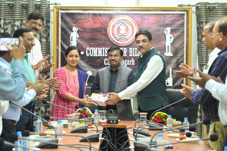 *बिलासपुर संभाग के नए कमिश्नर सुनील जैन ने कार्यभार किया ग्रहण,2009 बैच के हैं IAS अधिकारी,निवर्तमान कमिश्नर महादेव कावरे की बिदाई*