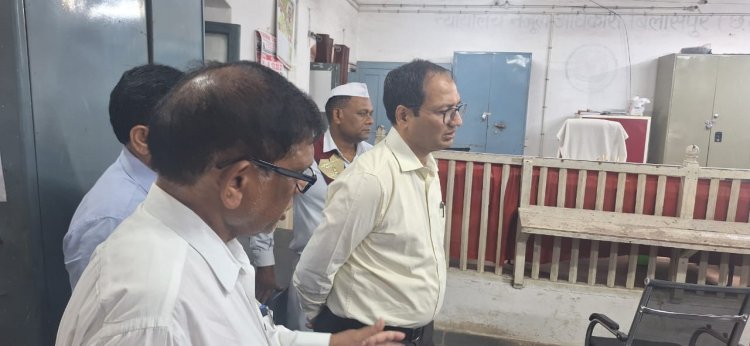 *कलेक्टर ने जिला कार्यालय का किया निरीक्षण, समय पर नहीं मिले कई कर्मचारी नोटिस जारी*
