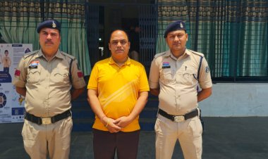 *बड़ी ख़बर: फ्रोफेसर गिरफ्तार, यूनिवर्सिटी द्वारा एनएसएस शिविर में नमाज पढ़वाने का मामला*