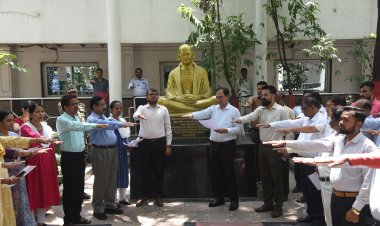 *कलेक्टर ने अधिकारी कर्मचारियों को दिलाई आतंकवाद विरोधी शपथ*