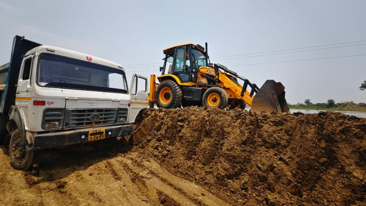 *अवैध खनन और भंडारण के खिलाफ कार्रवाई जारी, ट्रैक्टर, हाइवा, जेसीबी जप्त*