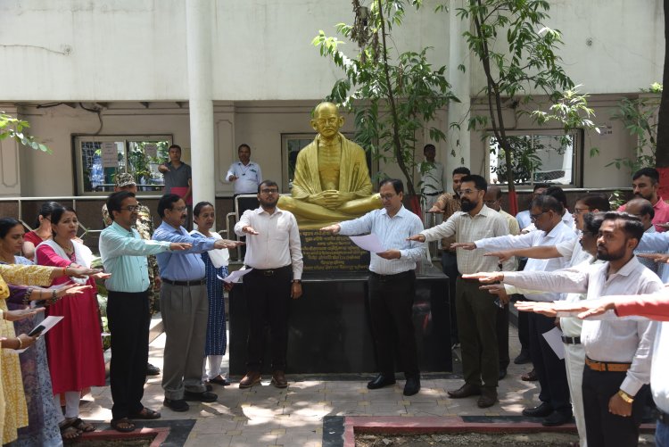 *कलेक्टर ने अधिकारी कर्मचारियों को दिलाई आतंकवाद विरोधी शपथ*