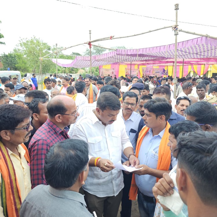 *विधायक के कड़े तेवर देख सकते में अधिकारी, समाधान शिविर में मौके पर ही की विभागीय समीक्षा, कहा लापरवाही बरदाश्त नहीं*