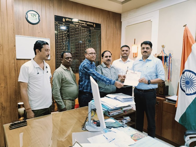 *पत्रकार और परिवार पर हमला करने वालों के खिलाफ की जाएगी गुंडा एक्ट की कार्रवाई!बिलासपुर प्रेस क्लब ने पुलिस अधीक्षक से मिलकर रखी कड़ी कार्यवाही की मांग,संबंधित थानों में पत्रकारों का रहेगा बायोडाटा*