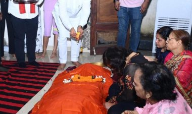 मुख्यमंत्री श्री विष्णु देव साय ने पद्मश्री डॉ. सुरेंद्र दुबे को दी श्रद्धांजलि