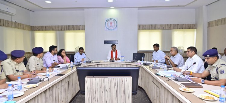 *गौ तस्करी पर अंकुश लगाने होम मिनिस्टर विजय शर्मा ने ली समीक्षा बैठक! कहा गौवंश तस्करी में उपयोग होने वाले वाहनों के खिलाफ राजसात की कार्रवाई तेजी से की जाए, गौ तस्करी केवल एक अपराध नहीं, बल्कि संगठित अपराध है*