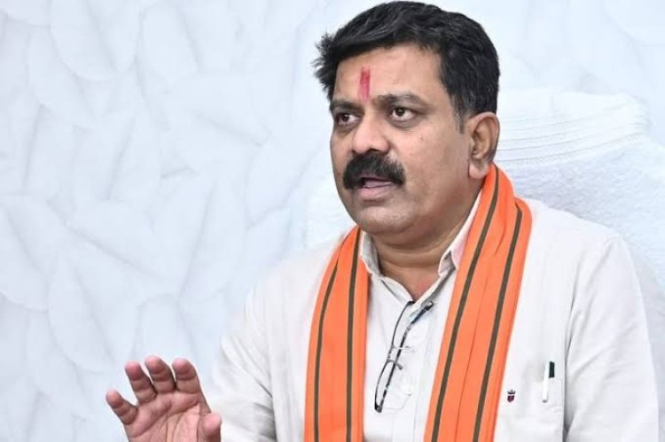 *डिप्टी सीएम विजय शर्मा ने सुकमा में हुए नक्सली हमले पर कहा नक्सलियों के खिलाफ सख्त कार्रवाई जारी रहेगी इस कायराना कृत्य का माकूल जवाब दिया जाएगा, हमले में अतिरिक्त पुलिस अधीक्षक आकाश राव गिरपुंजे की शहादत पर जताया गहरा शोक*