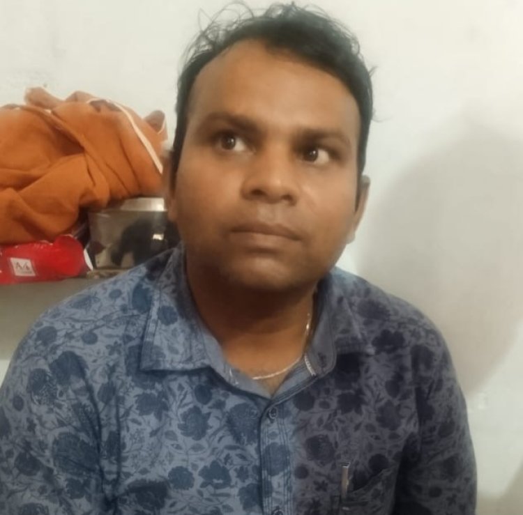 25 हजार रुपये की रिश्वत लेते हुए पटवारी को एसीबी की टीम ने पकड़ा