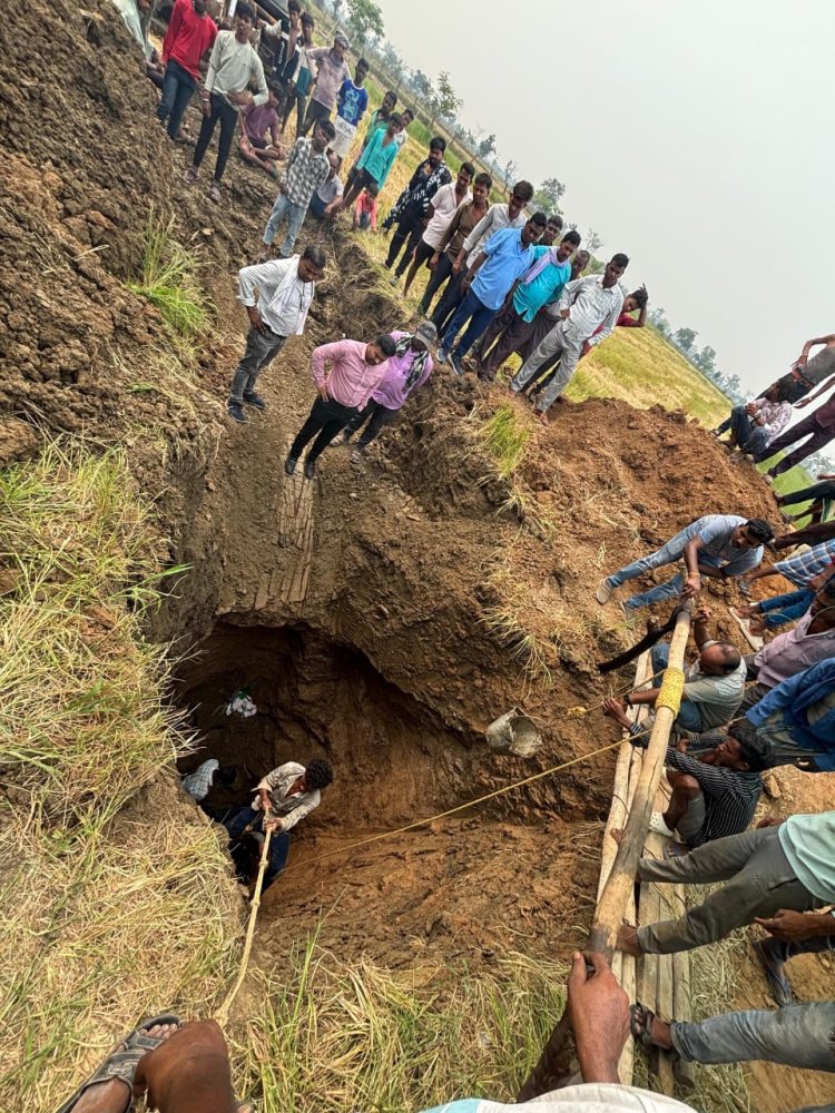 खेत मे कुएं खुदाई करते समय मलमा गिरा मजदूरों के ऊपर, एक मजदूर की मौत , एक घायल