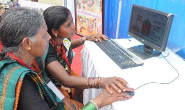 छत्तीसगढ़ के 25 वर्षों के विकास की कहानी को खूबसूरती से दर्शाती यह तस्वीर जन-जीवन में तकनीकी बदलाव और महिला सशक्तीकरण का जीवंत उदाहरण है।