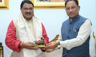 मुख्यमंत्री श्री साय से केंद्रीय जनजातीय कार्य मंत्री श्री जुएल ओराम ने की सौजन्य मुलाकात