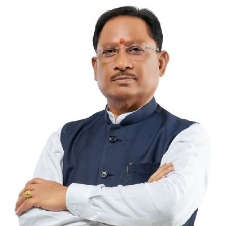 जनदर्शन: मुख्यमंत्री विष्णु देव साय ने आमजन की समस्याएँ सुनीं, मौके पर दिए त्वरित समाधान