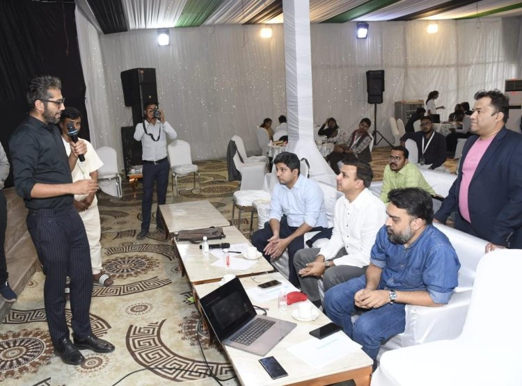 मुख्यमंत्री श्री विष्णुदेव साय ने जयस्तंभ चौक में किया शहीद वीर नारायण सिंह के त्याग और संघर्ष का स्मरण