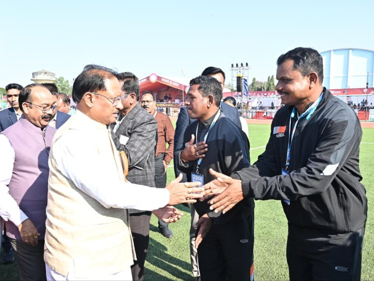 मुख्यमंत्री श्री विष्णुदेव साय ने संभाग स्तरीय बस्तर ओलम्पिक का किया विधिवत शुभारंभ