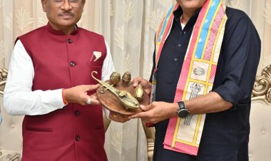 *केंद्रीय पर्यटन एवं संस्कृति मंत्री श्री गजेन्द्र सिंह शेखावत ने मुख्यमंत्री श्री विष्णुदेव साय से की सौजन्य भेंट*