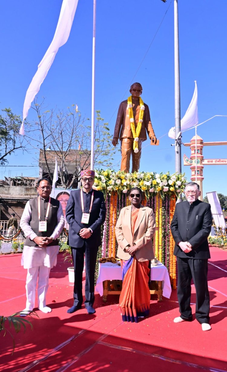 *Chief Minister Shri Vishnu Deo Sai attends inter-state folk cultural congregation ‘Kartika Jatra’ at Manjhatoli in Jharkhand*